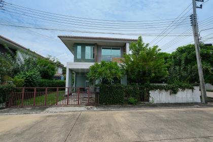 บ้านเดี่ยว เดอะทรัสต์ วิลล์ วัชรพล - หทัยราษฏร์ หลังมุม