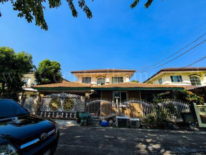 บ้านเดี่ยว ชลลดา วงแหวน - รัตนาธิเบศร์ ซอย วัดลาดปลาดุก​ หน้าบ้านไม่ติดใคร