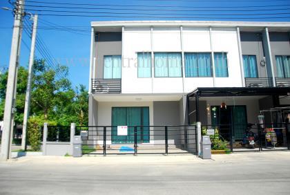 ทาวน์โฮม พลีโน่ ราชพฤกษ์ - รัตนาธิเบศร์ หลังมุม ตกเเต่งไว้ทั้งหลัง พร้อมอยู่