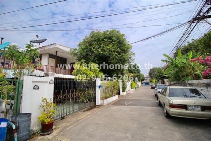 บ้านเดี่ยว+ที่ดิน 2 ชั้น 70 ตร.ว. หมู่บ้านสังข์สิทธิ์ ซอยโชคชัย4 ถนนลาดพร้าว 