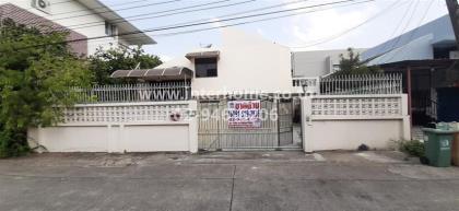 บ้านเดี่ยว 2 ชั้น 70.4 ตร.ว. ใกล้โรงเรียนนานาชาติเดอะรีเจ้นท์ ซอยประชาอุทิศ19 ถนนรัชดาภิเษก 