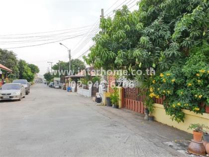 บ้านแฝด 1 ชั้น 29.8 ตร.ว. หมู่บ้านนันทวัน10 ซอยเลียบวารี30 ถนนสุวินทวงศ์ 