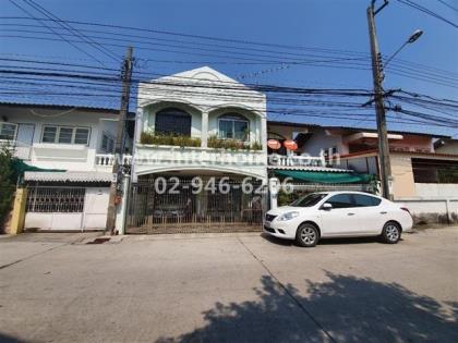 บ้านเดี่ยว 2 ชั้น 33 ตร.ว. หมู่บ้านภัทรนิเวศน์1 ซอยรัชดาภิเษก62 ถนนรัชดาภิเษก 