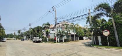บ้านเดี่ยว 2 ชั้น 58.3 ตร.ว. หมู่บ้านรสิกา วิลล่า การ์เด้นท์3 ซ.9 ถนนรัตนาธิเบศร์ 
