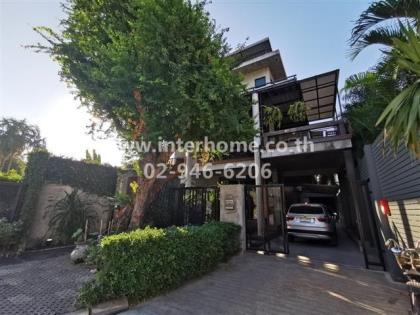 บ้านเดี่ยว 2 หลัง 122 ตร.ว. ใกล้เซ็นทรัลอีสต์วิลล์ ซอยลาดพร้าว64 ถนนลาดพร้าว 