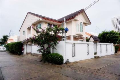 บ้านเดี่ยว2ชั้น(หลังมุม) 78 ตร.ว. ใกล้ยูเนียนมอลล์  ซอยลาดพร้าว19 ถนนลาดพร้าว 