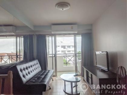 Sammakorn Condominium | Spacious 2 Bed 1 Bath with Pool View in Ramkhamhaeng 
