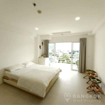 City Living Ratchada | Bright Pool View Studio near MRT