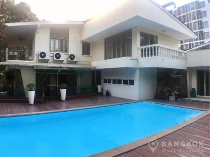 Spacious Detached 4 Bed 4 Bath House with Private Pool in Thonglor 