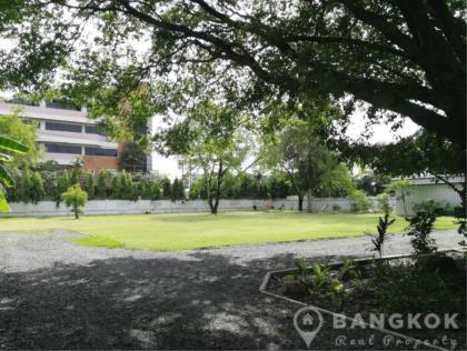 ขายที่ดินอ่อนนุช 44 Land for Sale On Nut 44