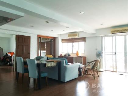 Sammakorn Condominium | Renovated 1 Bed 1 Bath in Sammakorn Village 