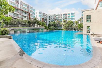 2 bedroom condo close to the beach