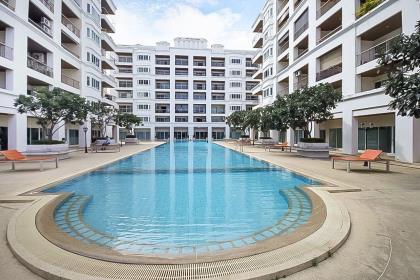 Studio condo with sea view
