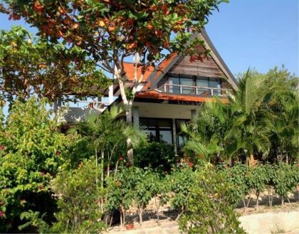 Contemporary / Thai style - 2 Storey - 3 Bed Villa At Yada Resort - Hua Hin