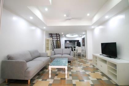 Newly Renovated Townhouse - Thapphraya Road / Pattaya