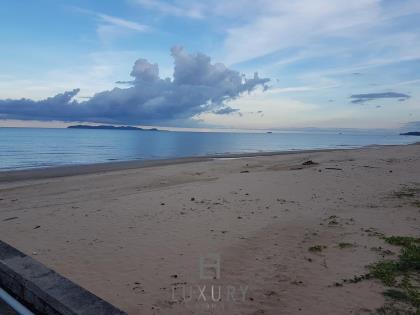 Absolute Beachfront Land in Prachuap Bang Saphan Noi