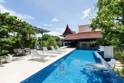 Modern/Traditional 4 Bedroom Pool Villa
