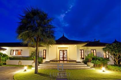 Luxury 4 Bedroom Bali Style Pool Villa