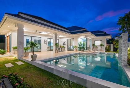 Contemporary Luxury Pool Villas