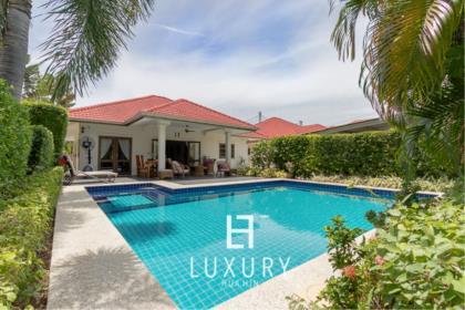 3 Bedroom Pool Villa Close to Town