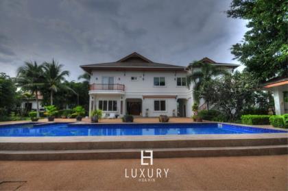 Wonderful 2 Storey 5 Bedroom Pool Villa