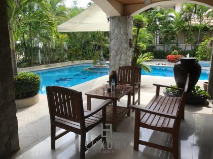 Wonderful house close to town