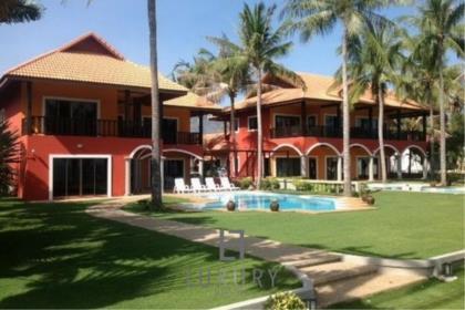 Beachfront 2 storey Villas on 2 Rai of Land
