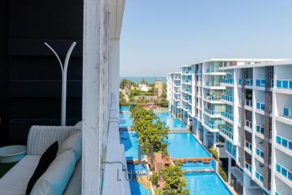 2 Bedroom Condo with Great Views