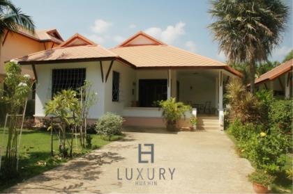 3 Bedroom Villa Only a Few Minutes Walk to the Beach