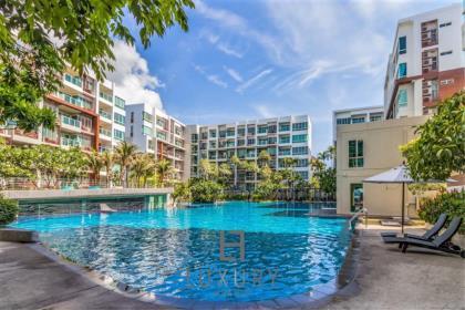 1 Bedroom Pool View Condo