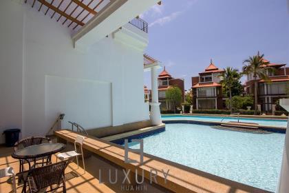 Duplex Condo With Direct Pool Access
