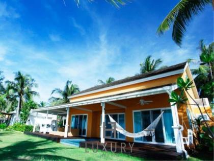 Absolute Beachfront 3 Bedroom Villa