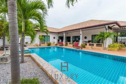 Modern 5 Bedroom Pool Villa