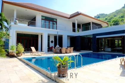 Luxury 3 Bedroom Pool Villa 