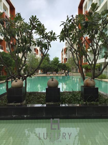 Great 1 Bedroom Pool View Condo