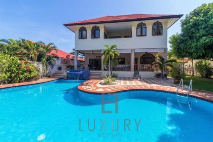 2 Storey 5 Bedroom Pool Villa 