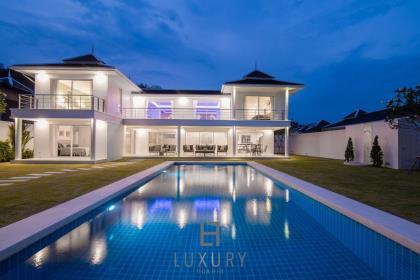 Luxury 2 Storey Modern Pool Villa