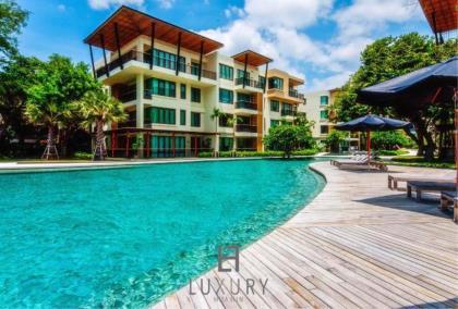 1 Bedroom Beachside Condo in Great Location