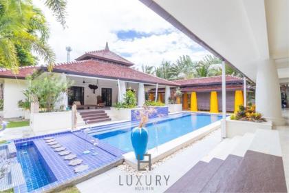 Stunning 3 Bedroom Bali Style Pool Villa