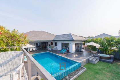 Large 3 Bedroom Pool Villa