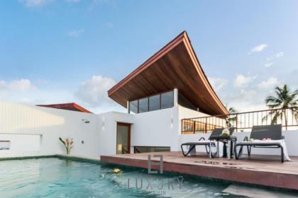 Beautiful 3 Bedroom Pool Villa With Sea Views 