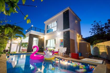 2 Storey Holiday Pool Villa