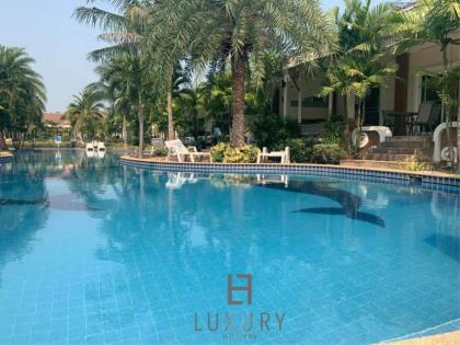 Pool Front Town House For Sale