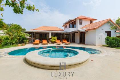 Beautiful 5 Bedroom, 2 Story Pool Villa 