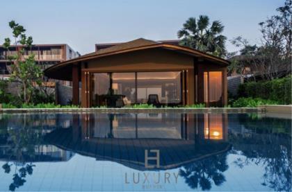 2 Bedroom Beachfront Modern Luxury Pool Villa