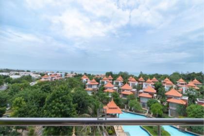 Luxury 3 Bedroom Condo With Stunning Sea Views