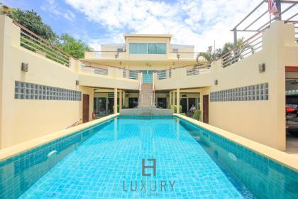 12 Bedroom Property In Cha Am