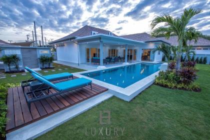 Brand New 3 Bedroom Show Villa For Sale 