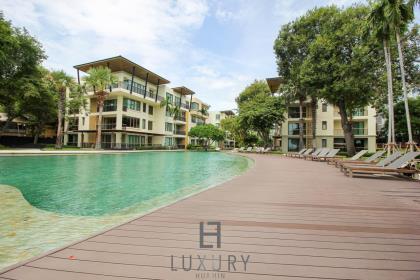 2 Bedroom Condo With Sea View