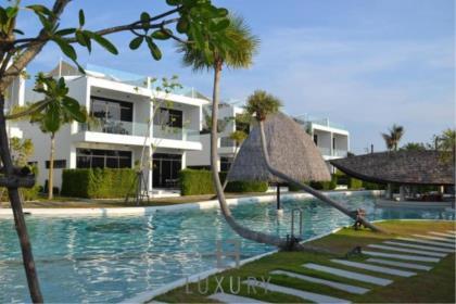 Hot Deal - 1 Bedroom Penthouse Apartment In Resort